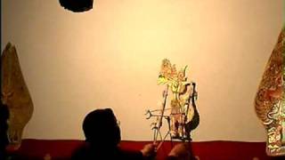 Le théâtre de marionnettes wayang [upl. by Neyud272]